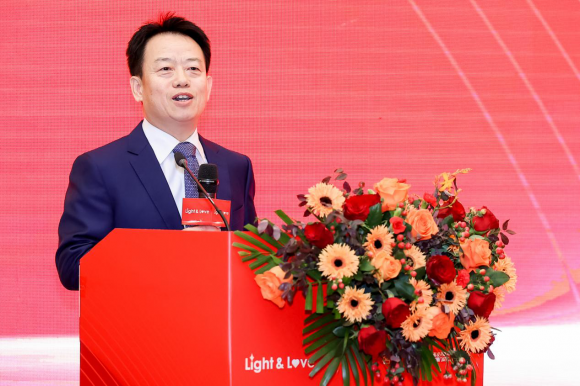 京茗视光眼科装机启用！中国首批！北京首发！AG真人平台蔡司新飞秒近视手术800在北(图1)