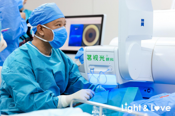 京茗视光眼科装机启用！中国首批！北京首发！AG真人平台蔡司新飞秒近视手术800在北(图10)