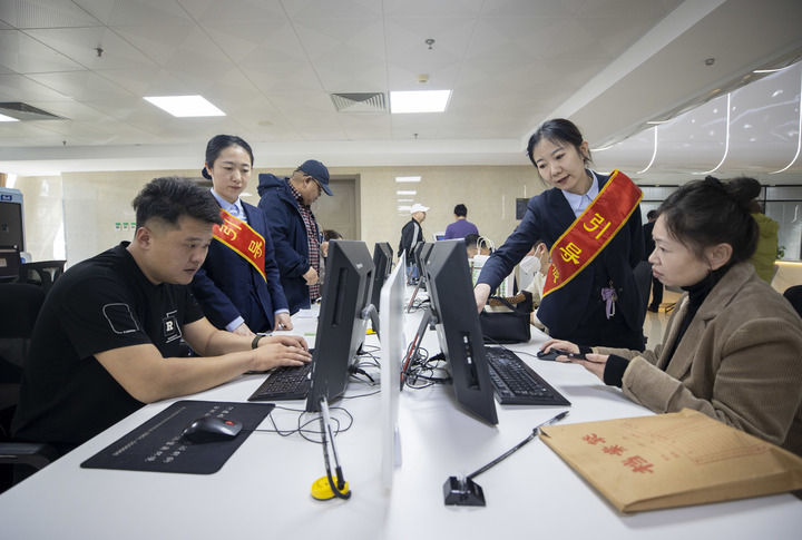 步走在前——经济大省挑大梁观察AG真人游戏平台奋力打头阵 阔(图2)